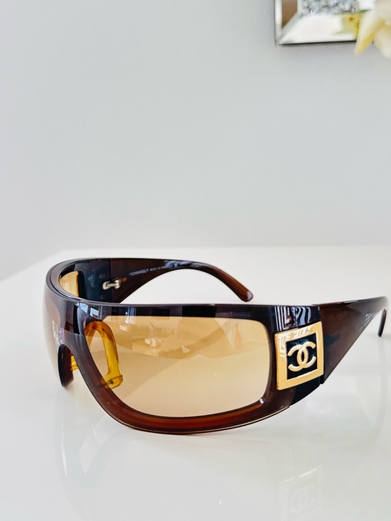 CHANEL Accessories - RARE 💫 Vintage CHANEL Vintage 5085 brown gold sunglasses